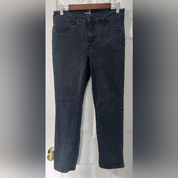 Women's Black Jeans - Picture 4 of 8